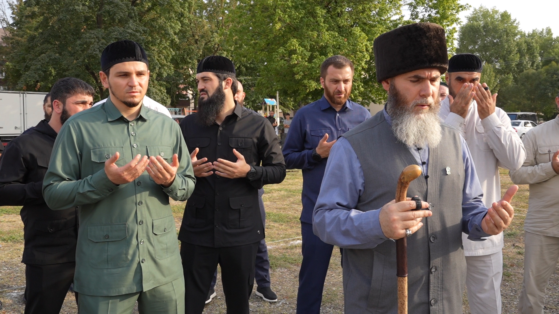 В грозном построят. Салах Межиев муфтий Чеченской Республики. Салах Межиев и Рамзан Кадыров. Медресе Аль Бадр в Грозном. Муфтий Чеченской Республики 1994г.